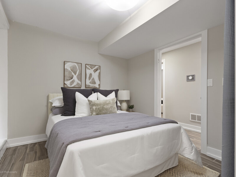 1625 W Ainslie Street Chicago IL 60640