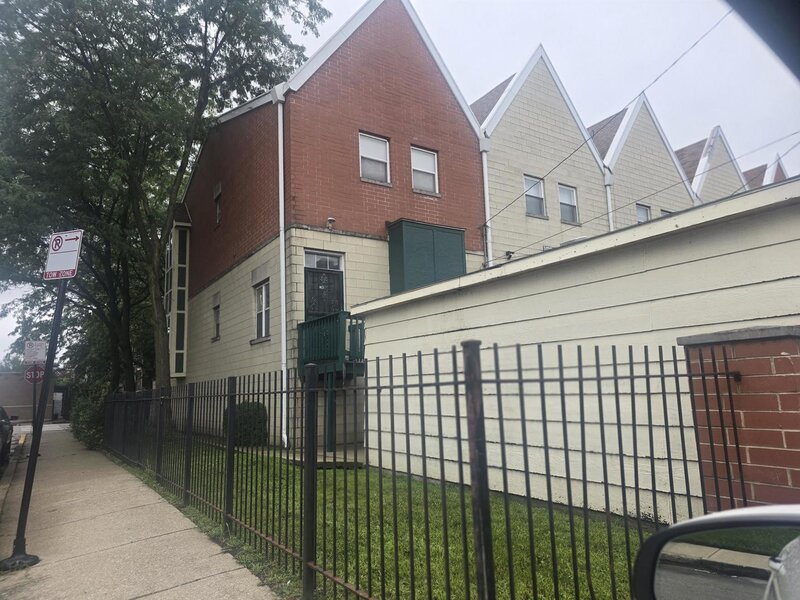 4611 S Lake Park Avenue Chicago IL 60653
