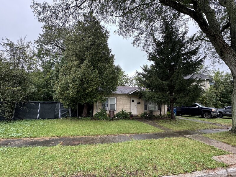 1657 Buena Vista Circle Chicago Heights IL 60411