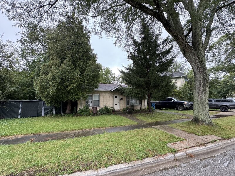 1657 Buena Vista Circle Chicago Heights IL 60411