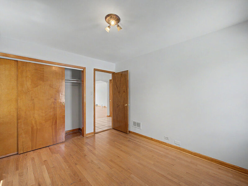 11011 S Avenue L Chicago IL 60617