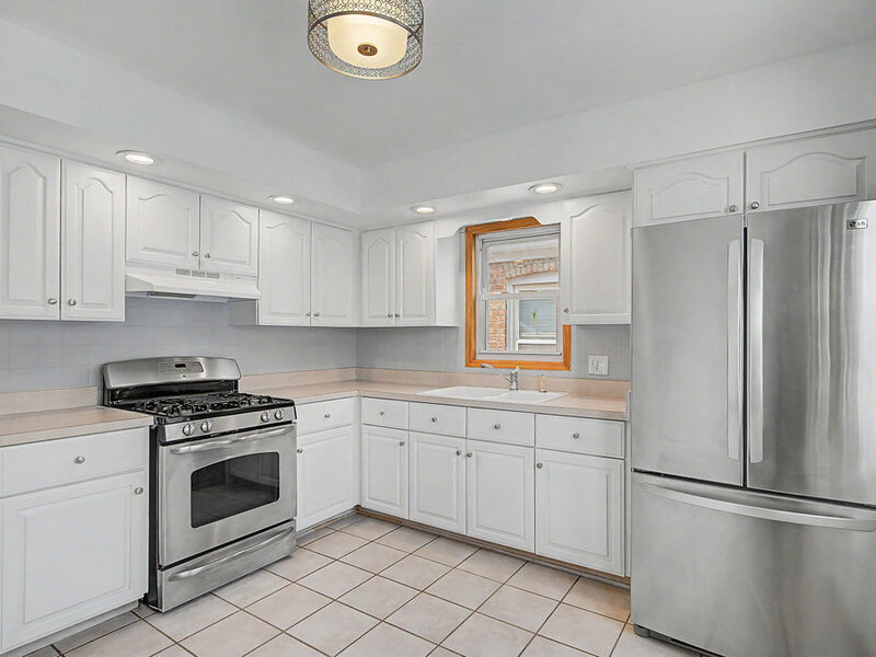 11011 S Avenue L Chicago IL 60617