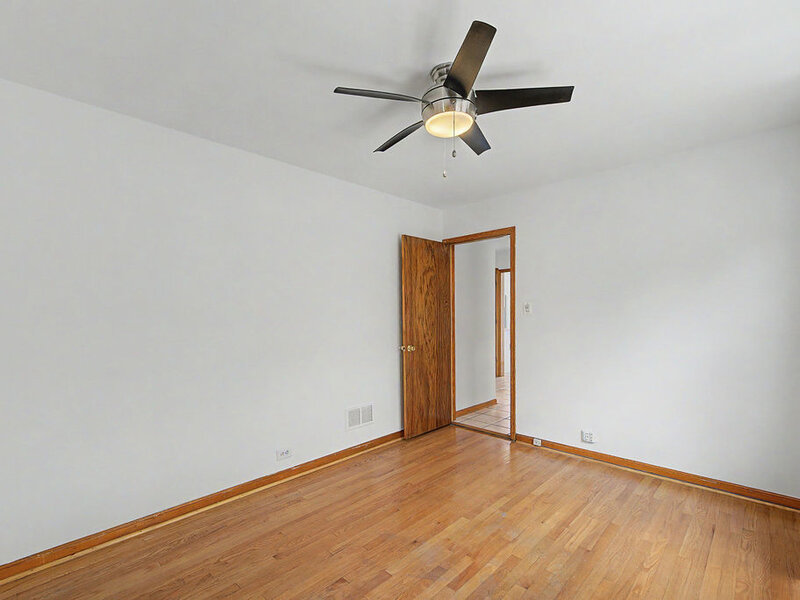 11011 S Avenue L Chicago IL 60617