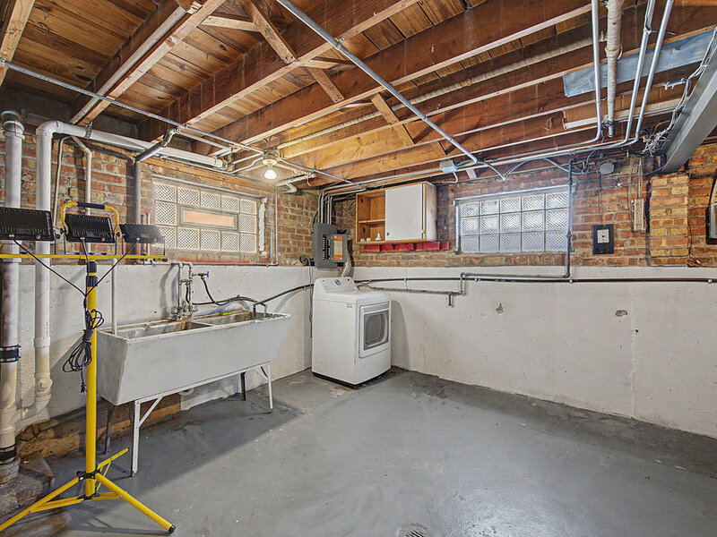 11011 S Avenue L Chicago IL 60617