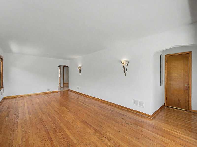 11011 S Avenue L Chicago IL 60617