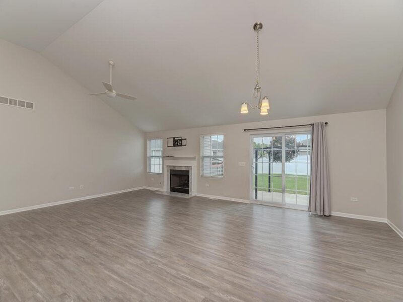 1993 Eagle Drive Morris IL 60450