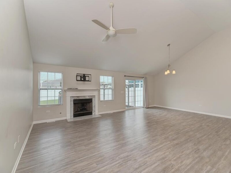 1993 Eagle Drive Morris IL 60450