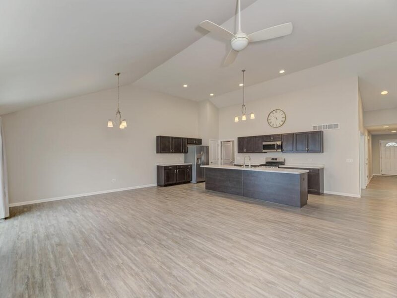 1993 Eagle Drive Morris IL 60450