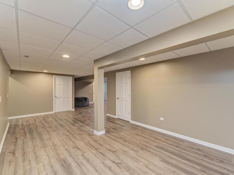 1993 Eagle Drive Morris IL 60450