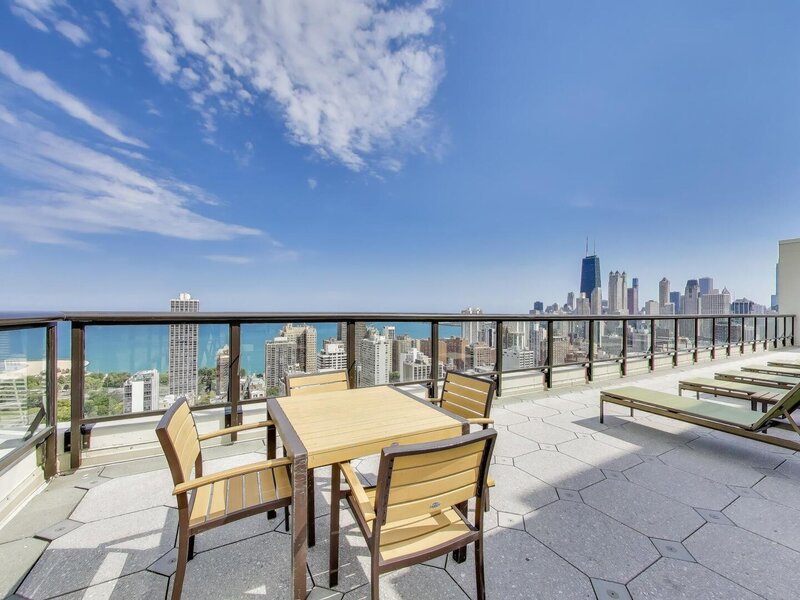 1555 N Sandburg Terrace Chicago IL 60610