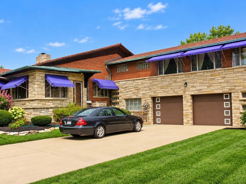 9357 S Bell Avenue Chicago IL 60643