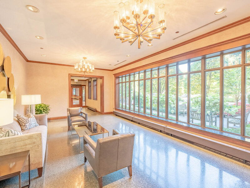 55 W Delaware Place Chicago IL 60610