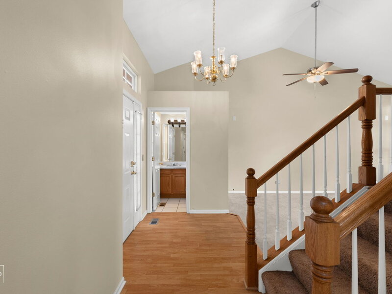 2041 Clarewood Lane Mundelein IL 60060