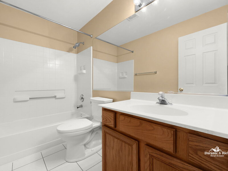 2041 Clarewood Lane Mundelein IL 60060