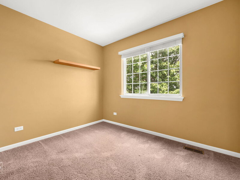 2041 Clarewood Lane Mundelein IL 60060