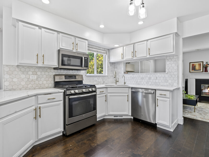 2462 Green Valley Court Aurora IL 60503