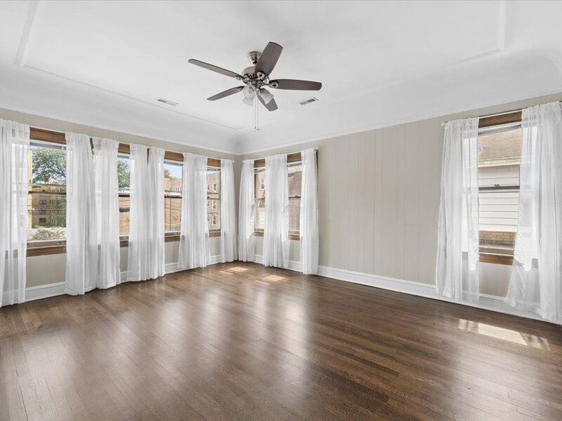 4821 N Harding Avenue Chicago IL 60625