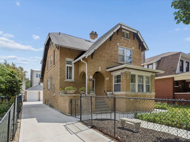 4821 N Harding Avenue Chicago IL 60625