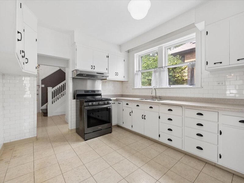 4821 N Harding Avenue Chicago IL 60625