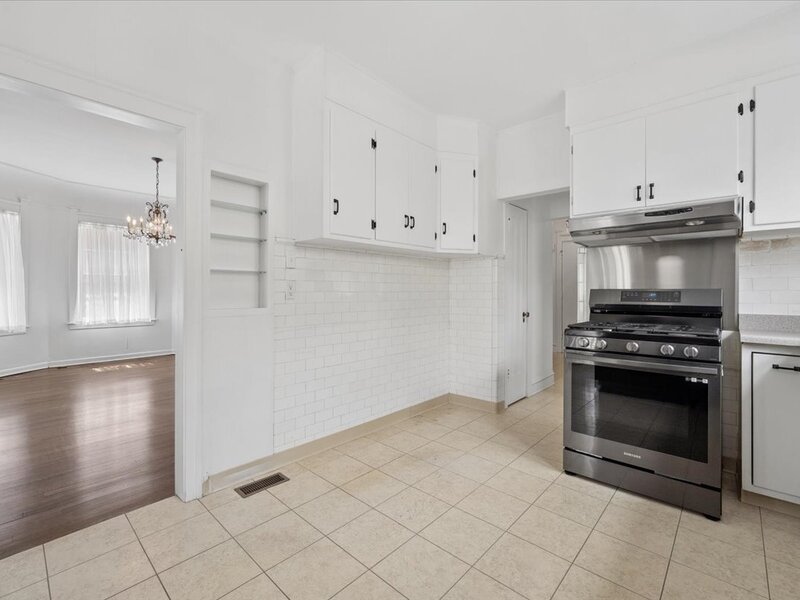 4821 N Harding Avenue Chicago IL 60625