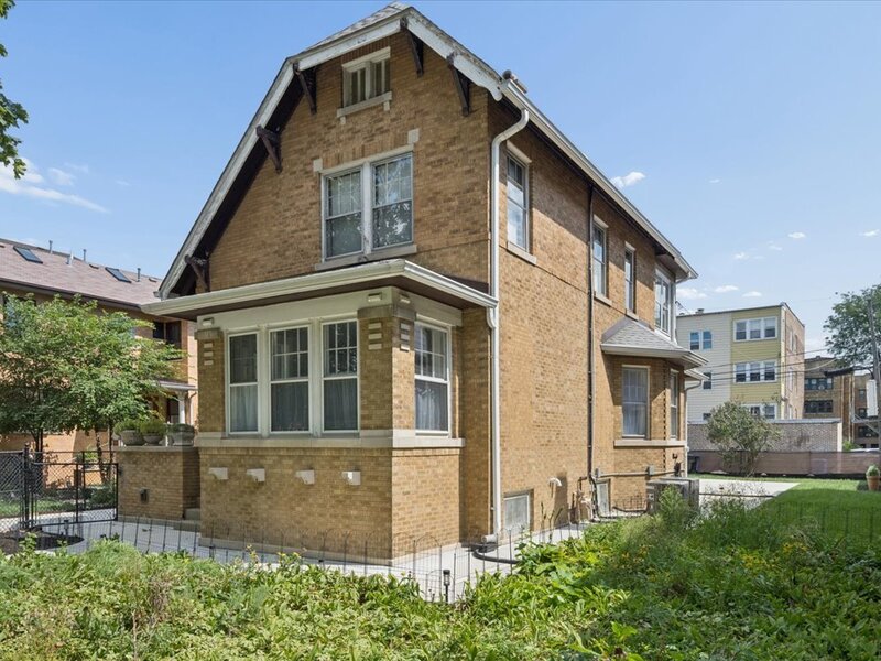 4821 N Harding Avenue Chicago IL 60625