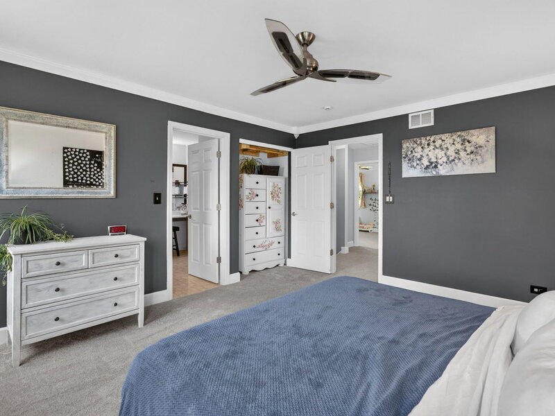 2067 Stephen Street Aurora IL 60502
