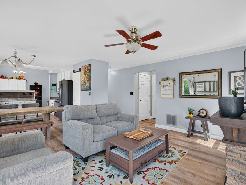 2067 Stephen Street Aurora IL 60502