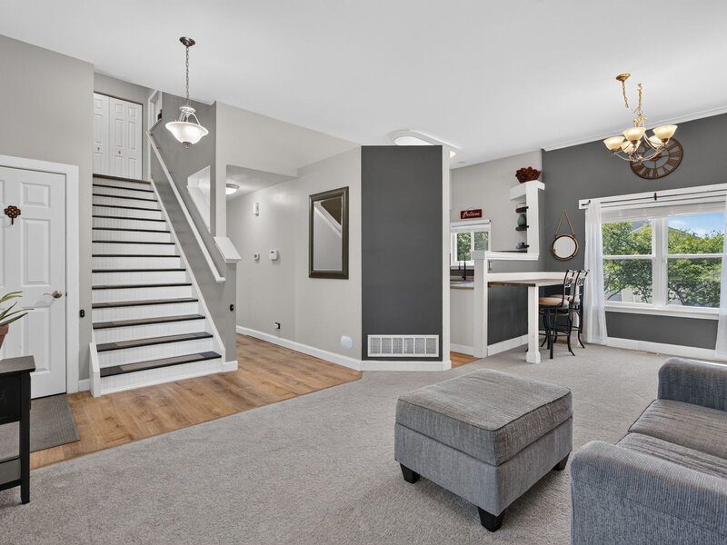 2067 Stephen Street Aurora IL 60502