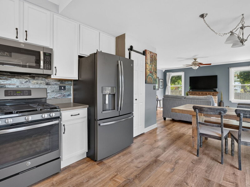 2067 Stephen Street Aurora IL 60502