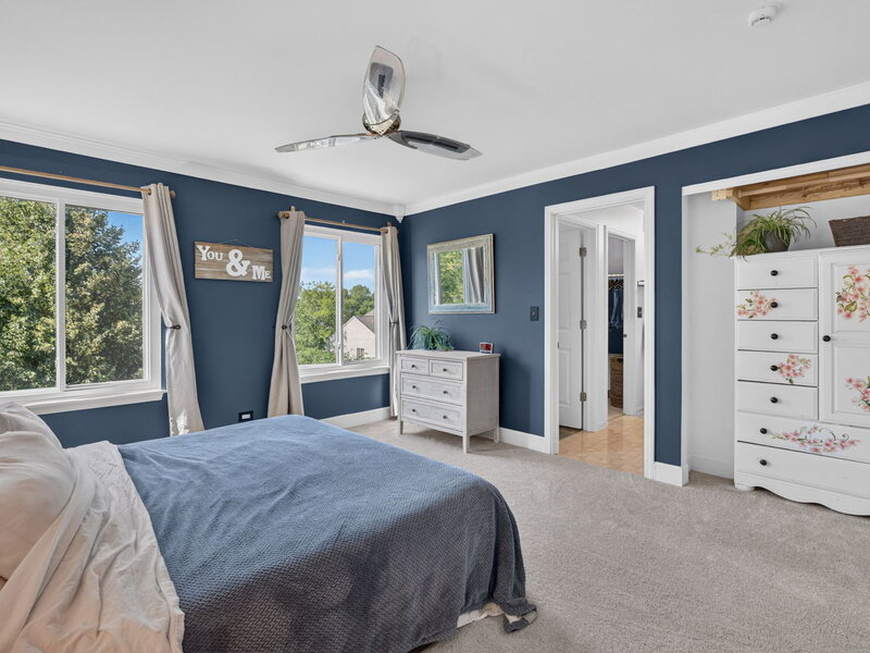 2067 Stephen Street Aurora IL 60502