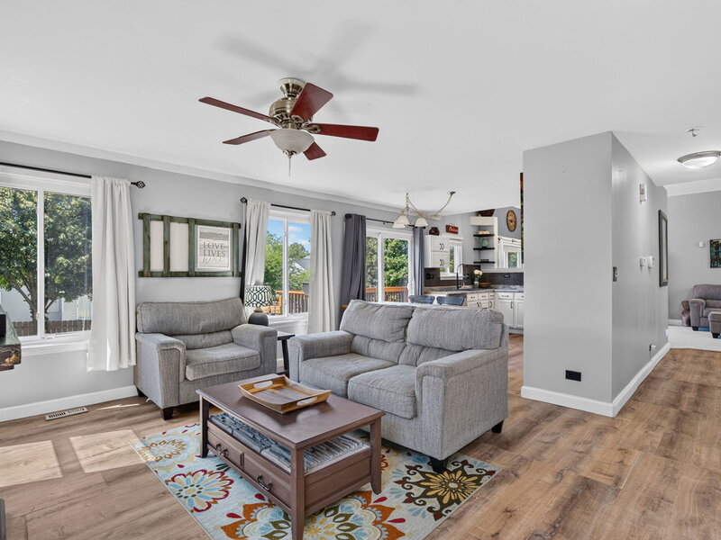 2067 Stephen Street Aurora IL 60502