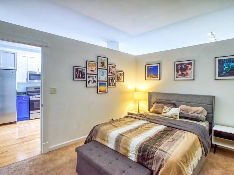 4050 N Lincoln Avenue Chicago IL 60618