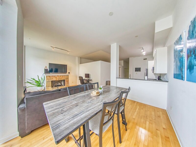 4050 N Lincoln Avenue Chicago IL 60618