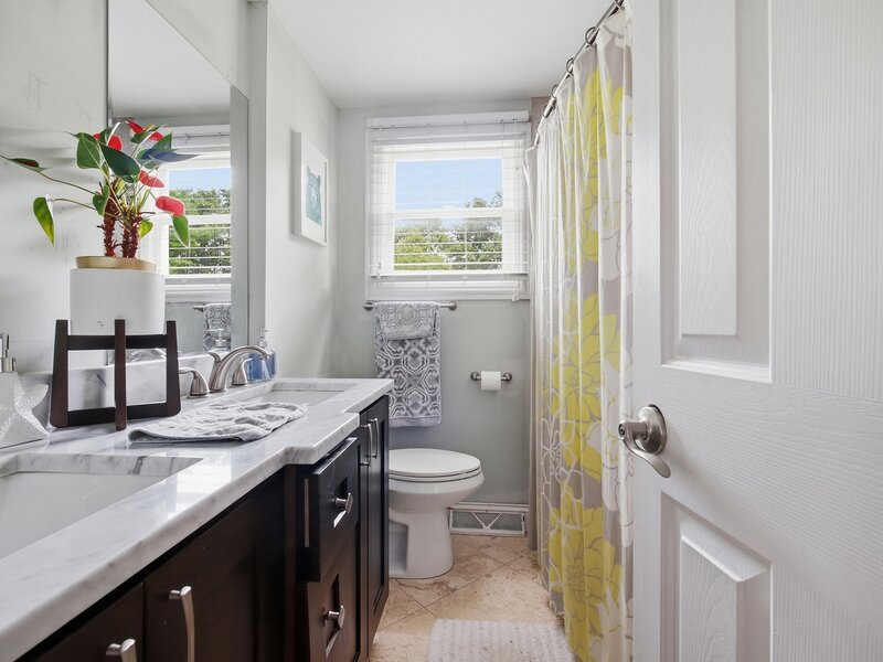 1006 W Frontenac Drive Arlington Heights IL 60004