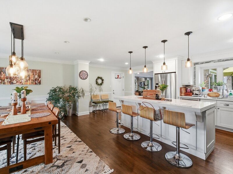 1006 W Frontenac Drive Arlington Heights IL 60004
