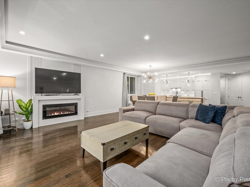 1334 W Walton Street Chicago IL 60642