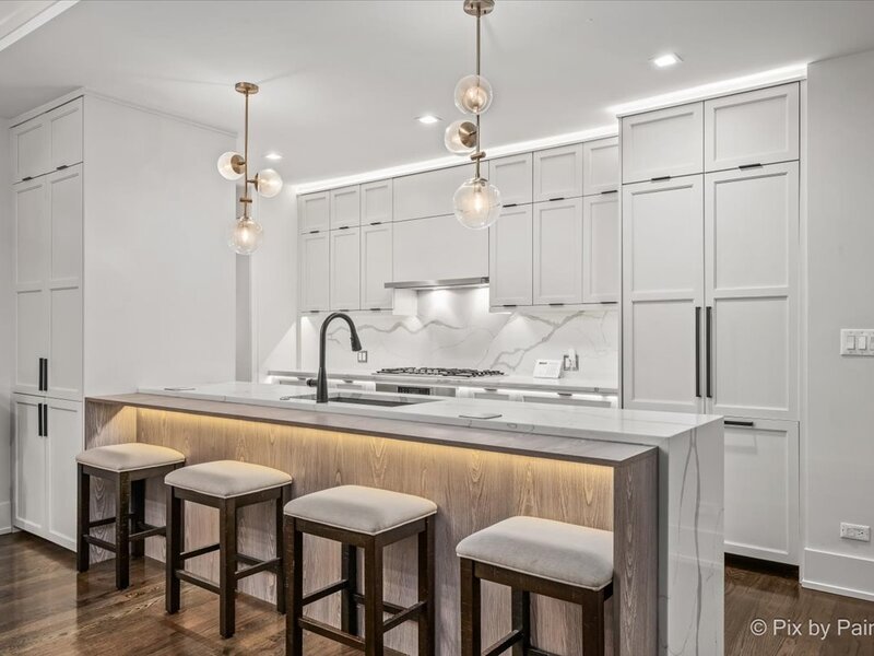 1334 W Walton Street Chicago IL 60642