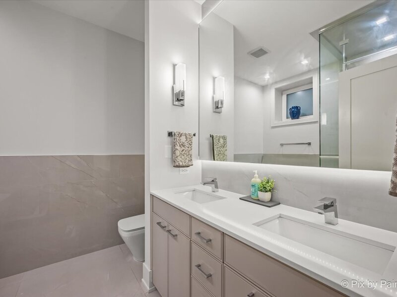 1334 W Walton Street Chicago IL 60642
