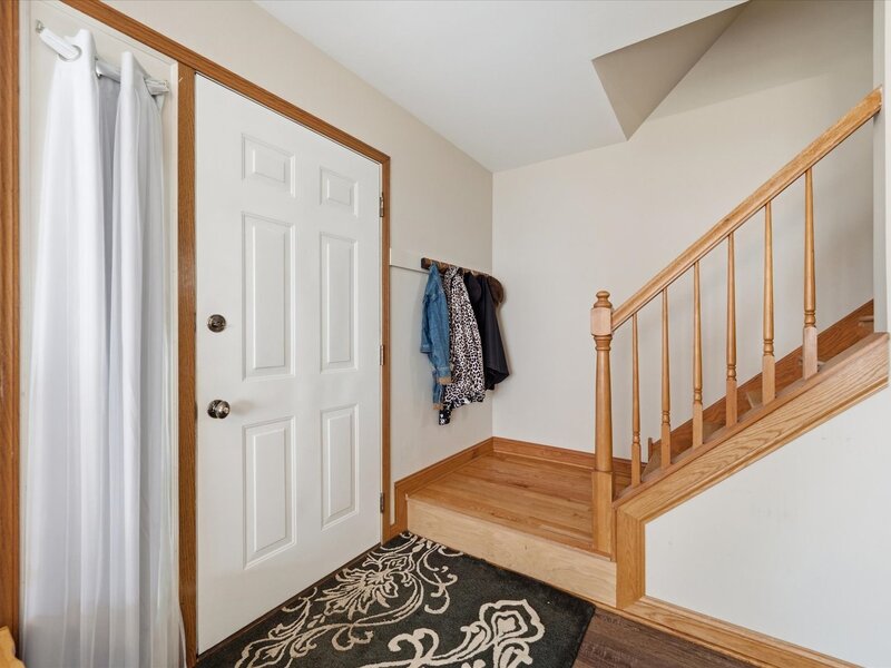 689 Fieldcrest Drive South Elgin IL 60177