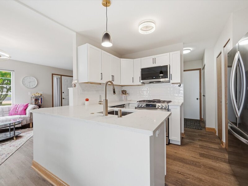689 Fieldcrest Drive South Elgin IL 60177