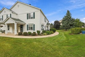 Photo of 689 Fieldcrest Drive South Elgin IL 60177