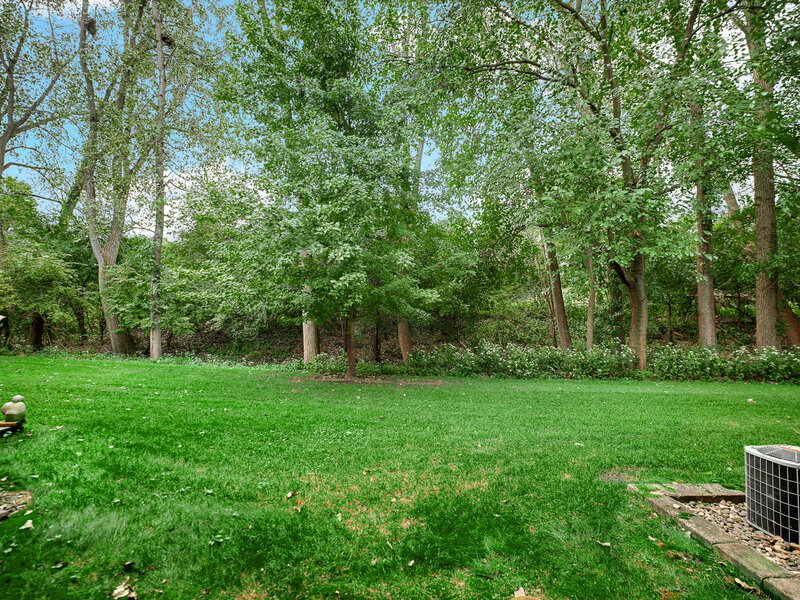 8225 Willow Drive Palos Hills IL 60465