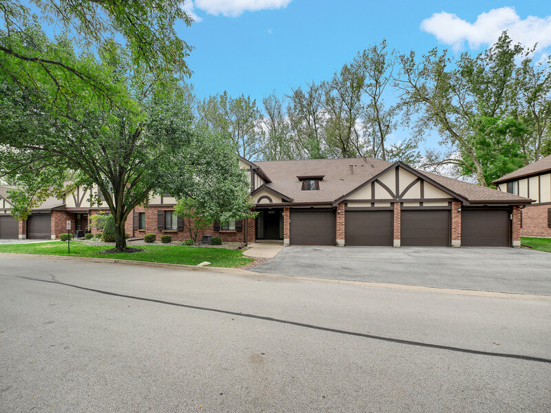 8225 Willow Drive Palos Hills IL 60465