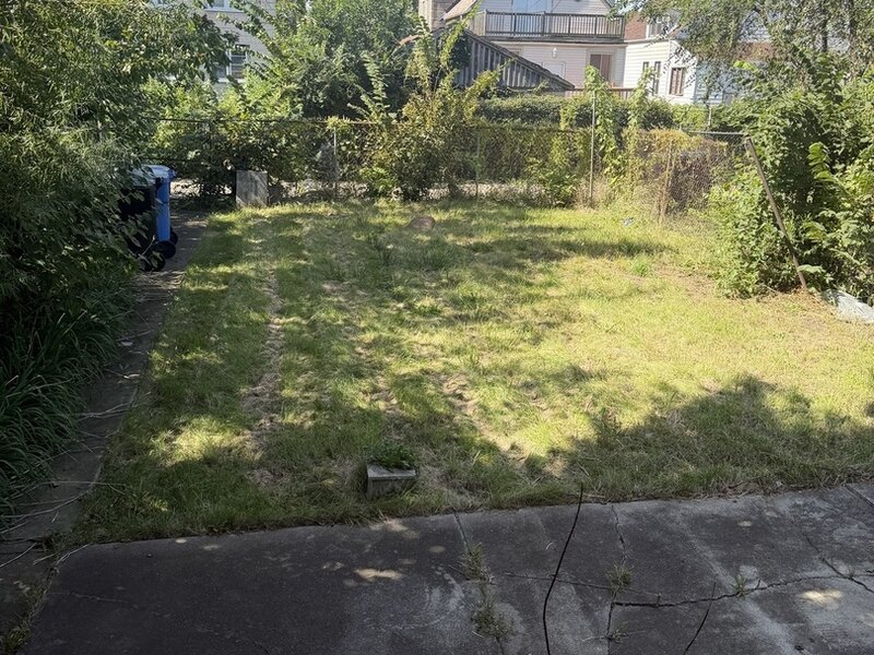10216 S Perry Avenue Chicago IL 60628