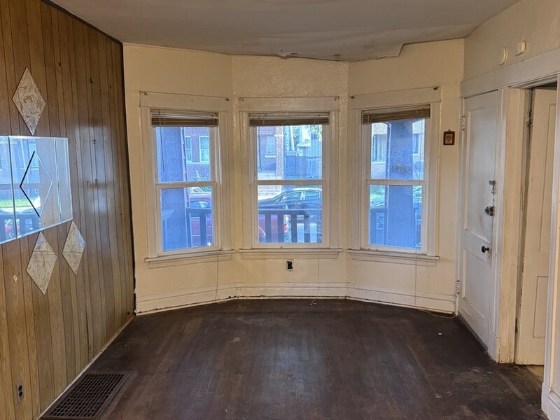 4934 W Iowa Street Chicago IL 60651