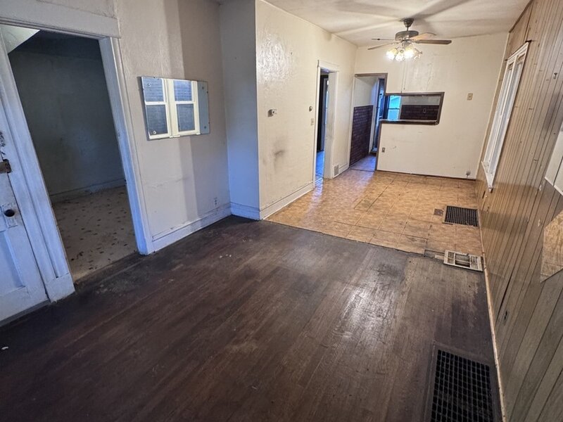 4934 W Iowa Street Chicago IL 60651