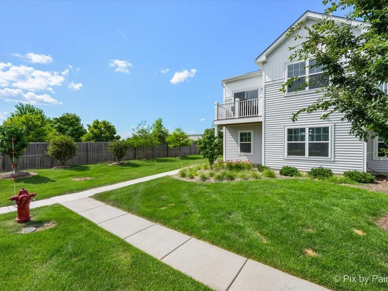 466 Comstock Road South Elgin IL 60177