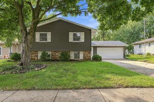 Photo of 3330 Fairview Drive Bettendorf IA 52722