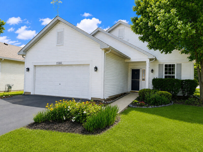1566 Benzie Circle Romeoville IL 60446