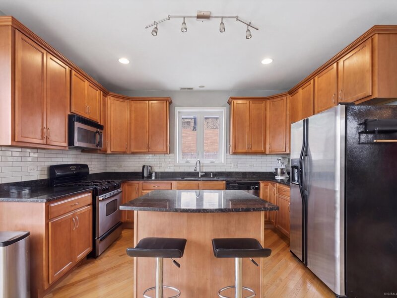 1730 S Des Plaines Avenue Chicago IL 60616